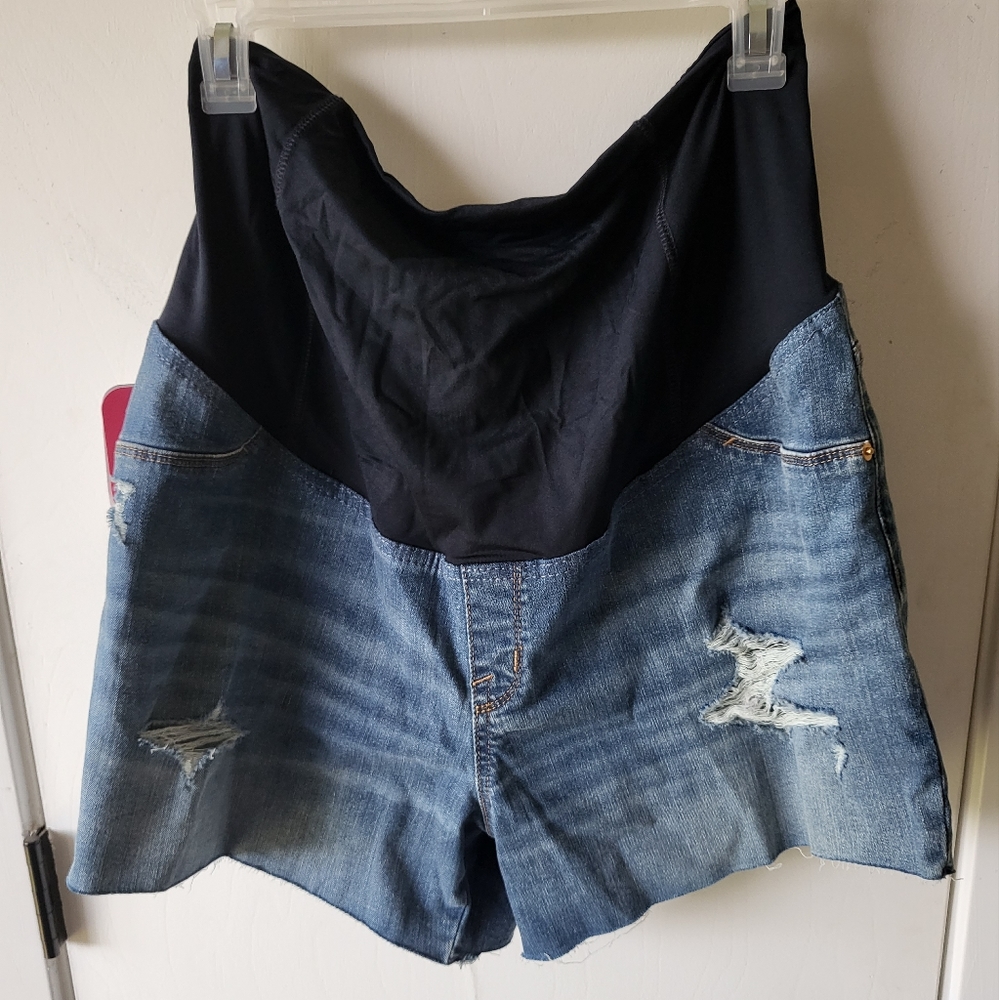 Ingrid & Isabel Maternity Denim Shorts Size 14/32